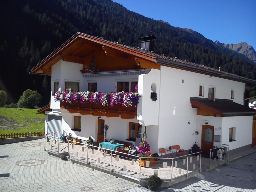 Apartment Familie Thomas Und Angelika Melmer Sankt Leonhard im Pitztal Eksteriør bilde
